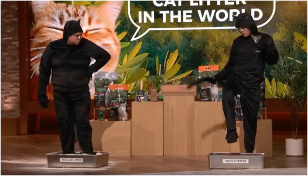 demonstration comparing dust levels between cat litter products